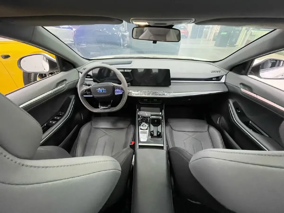 2023 ChangAn Raeton Plus 1.5T 188HP L4 7DCT,autocango,china used car exporter,china ev exporter,chinese used car exporter,chinese used ev exporter