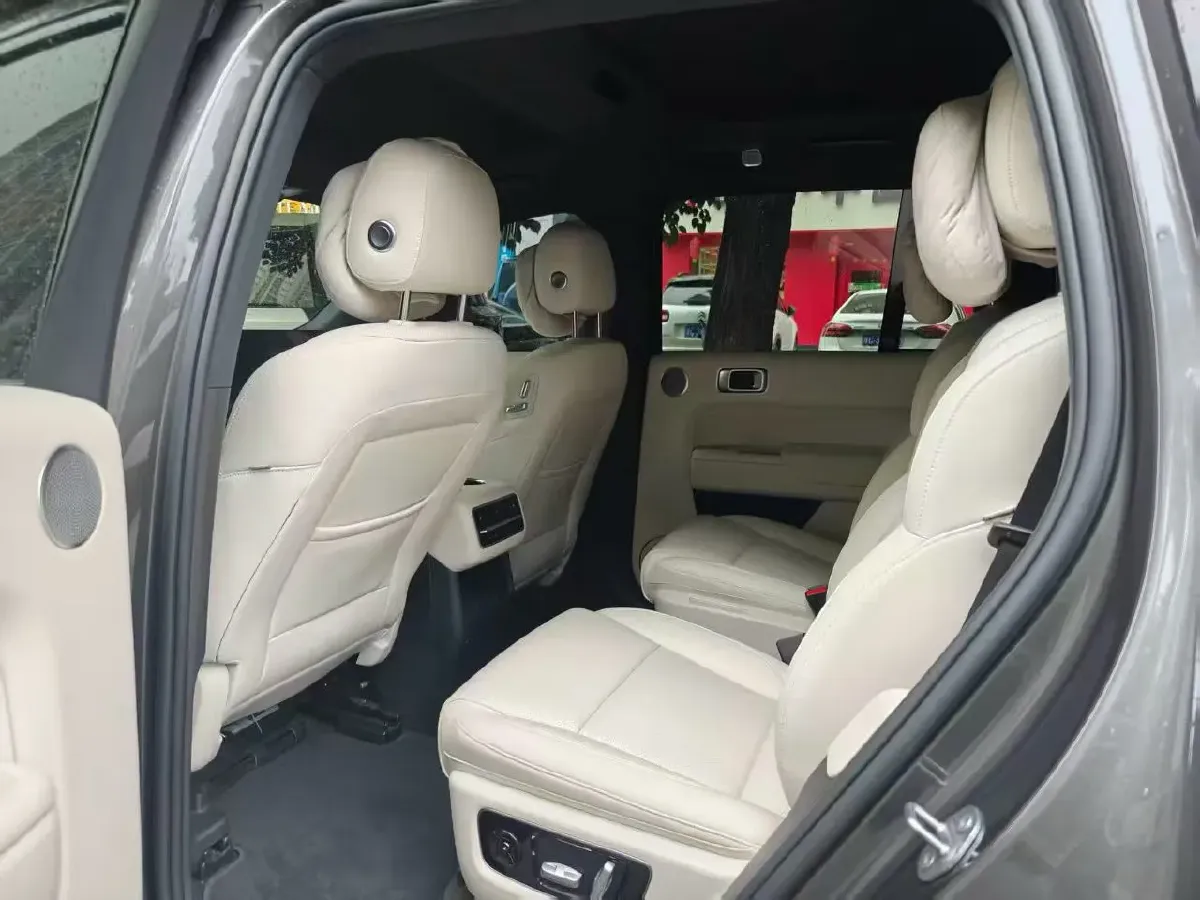 2023 Li L8 Range Extended 154HP REEV 40.9KWH,autocango,china used car exporter,china ev exporter,chinese used car exporter,chinese used ev exporter