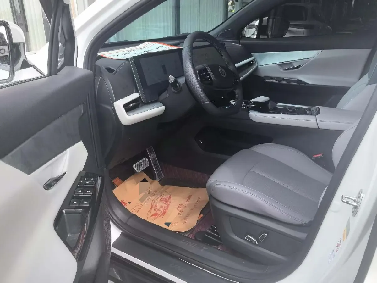2023 ChangAn UNI-T 1.5T 188HP L4 7DCT,autocango,china used car exporter,china ev exporter,chinese used car exporter,chinese used ev exporter