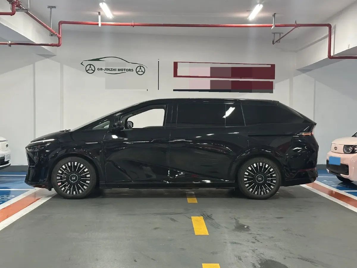 2025 Xpeng X9 BEV,autocango,china used car exporter,china ev exporter,chinese used car exporter,chinese used ev exporter
