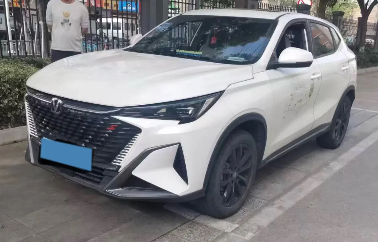 2024 ChangAn X5 PLUS 1.5T 188HP L4 7DCT,autocango,china used car exporter,china ev exporter,chinese used car exporter,chinese used ev exporter