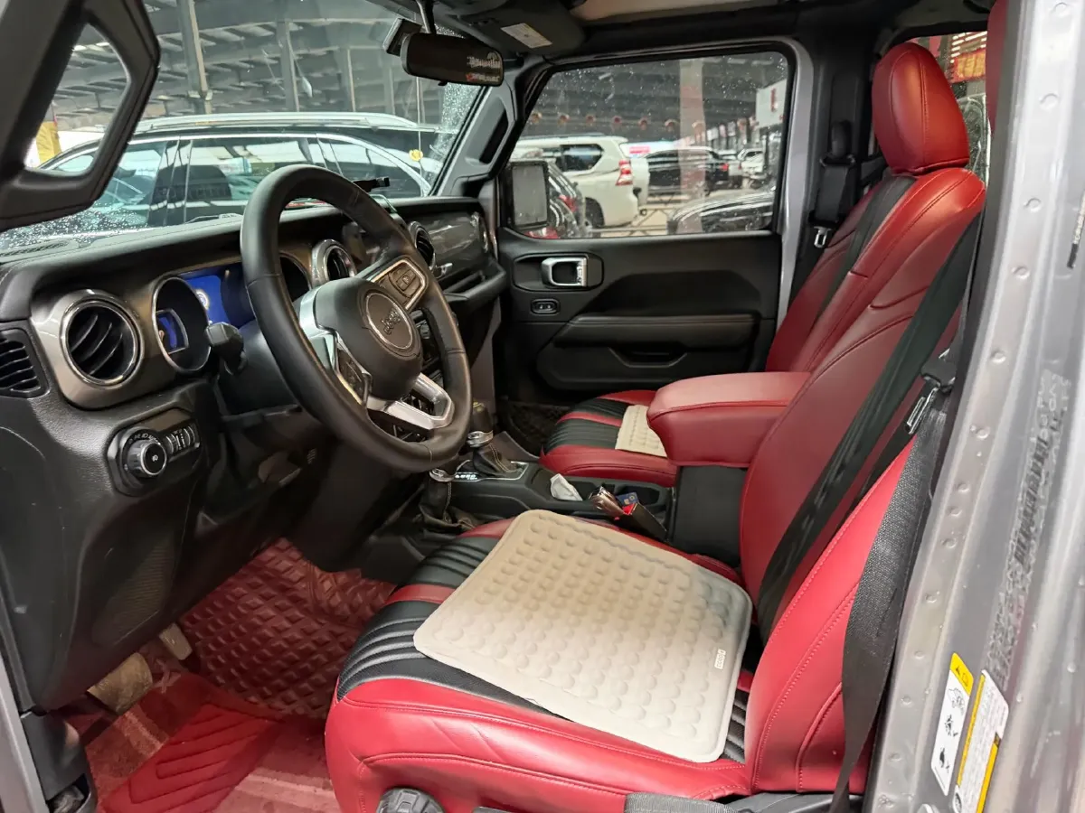 2019 Jeep Wrangler 2.0T 266HP L4 8AT,autocango,china used car exporter,china ev exporter,chinese used car exporter,chinese used ev exporter