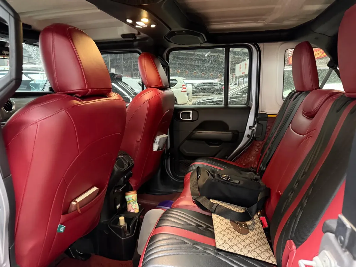 2019 Jeep Wrangler 2.0T 266HP L4 8AT,autocango,china used car exporter,china ev exporter,chinese used car exporter,chinese used ev exporter