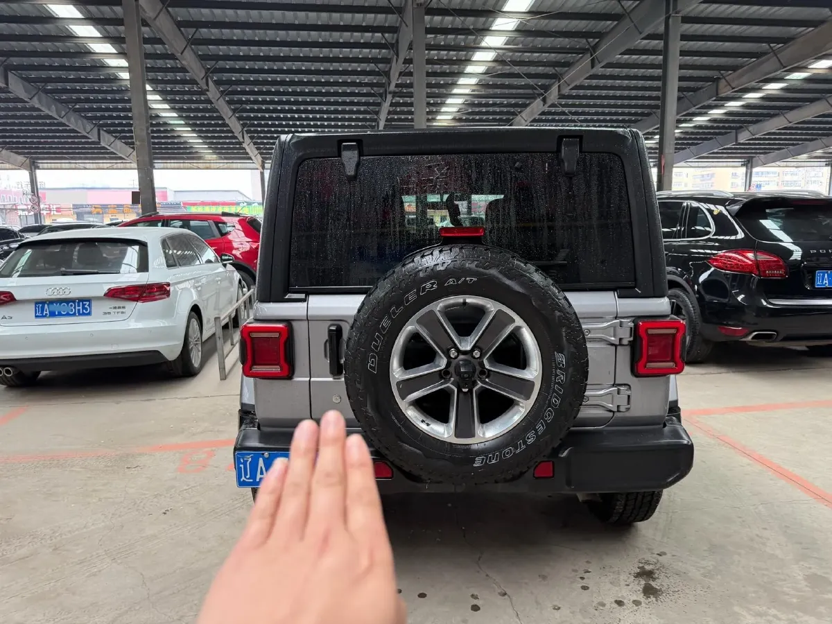 2019 Jeep Wrangler 2.0T 266HP L4 8AT,autocango,china used car exporter,china ev exporter,chinese used car exporter,chinese used ev exporter