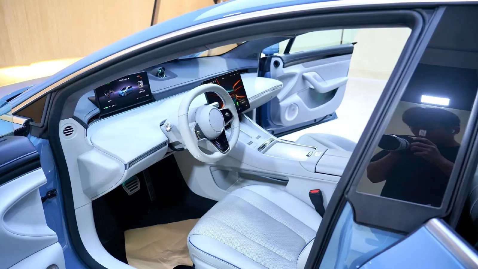 2025 Luxeed S7 BEV 82KWH,autocango,china used car exporter,china ev exporter,chinese used car exporter,chinese used ev exporter