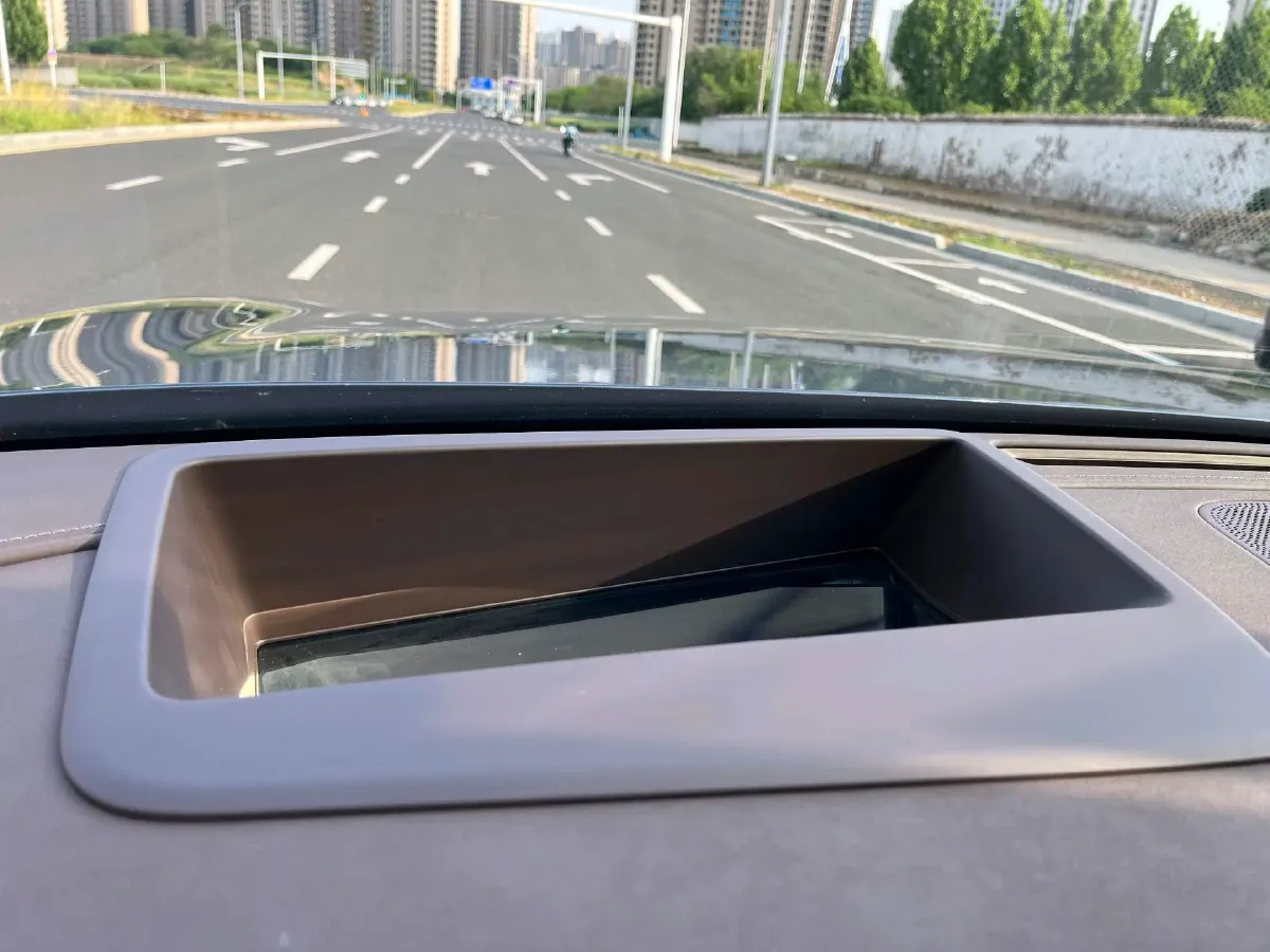 2024 AITO AITO M9 1.5T 152HP L4 REEV 42KWH,autocango,china used car exporter,china ev exporter,chinese used car exporter,chinese used ev exporter