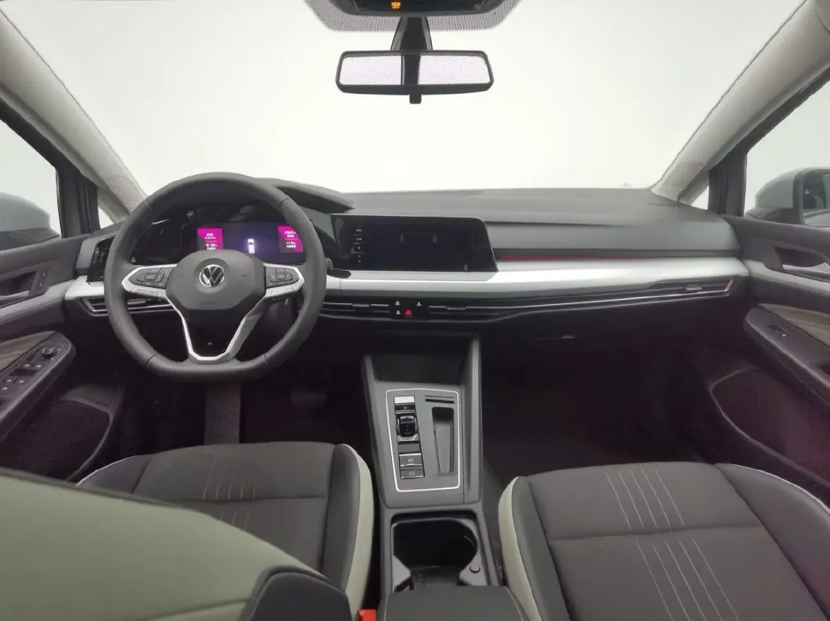 2023 Volkswagen Golf 1.4T 150HP L4 7DCT,autocango,china used car exporter,china ev exporter,chinese used car exporter,chinese used ev exporter