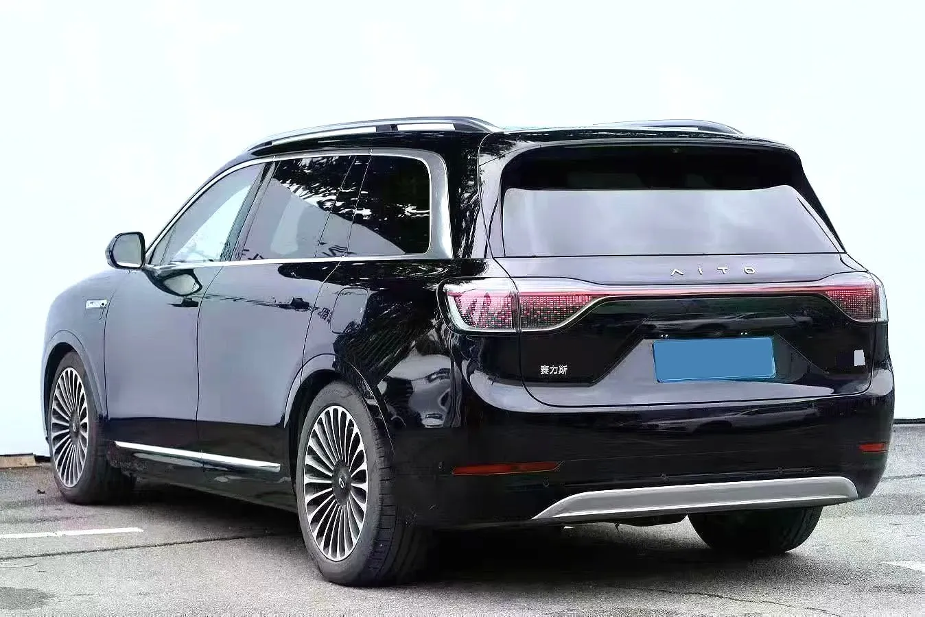 2024 AITO AITO M9 1.5T 152HP L4 REEV 42KWH,autocango,china used car exporter,china ev exporter,chinese used car exporter,chinese used ev exporter