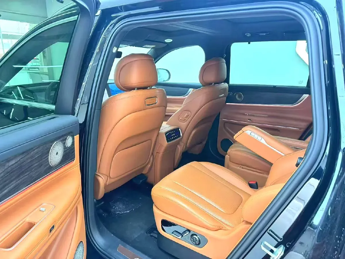 2024 AITO AITO M9 1.5T 152HP L4 REEV 42KWH,autocango,china used car exporter,china ev exporter,chinese used car exporter,chinese used ev exporter