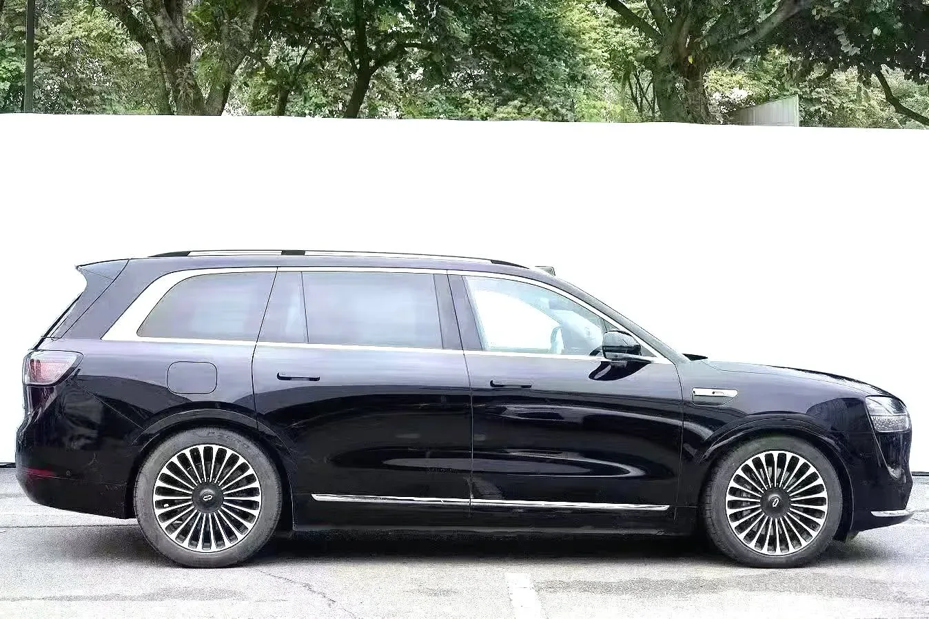 2024 AITO AITO M9 1.5T 152HP L4 REEV 42KWH,autocango,china used car exporter,china ev exporter,chinese used car exporter,chinese used ev exporter
