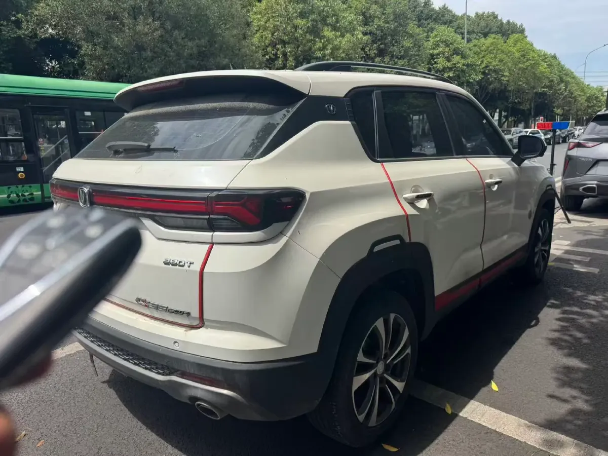 2021 ChangAn CS35 Plus 1.4T 160HP L4 7DCT,autocango,china used car exporter,china ev exporter,chinese used car exporter,chinese used ev exporter