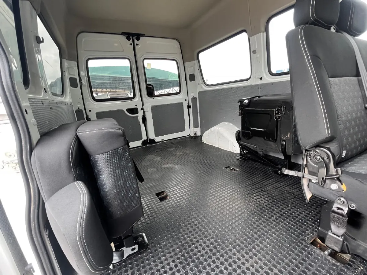 2021 MAXUS XinTu V80 2.0T 127HP L4 6MT,autocango,china used car exporter,china ev exporter,chinese used car exporter,chinese used ev exporter