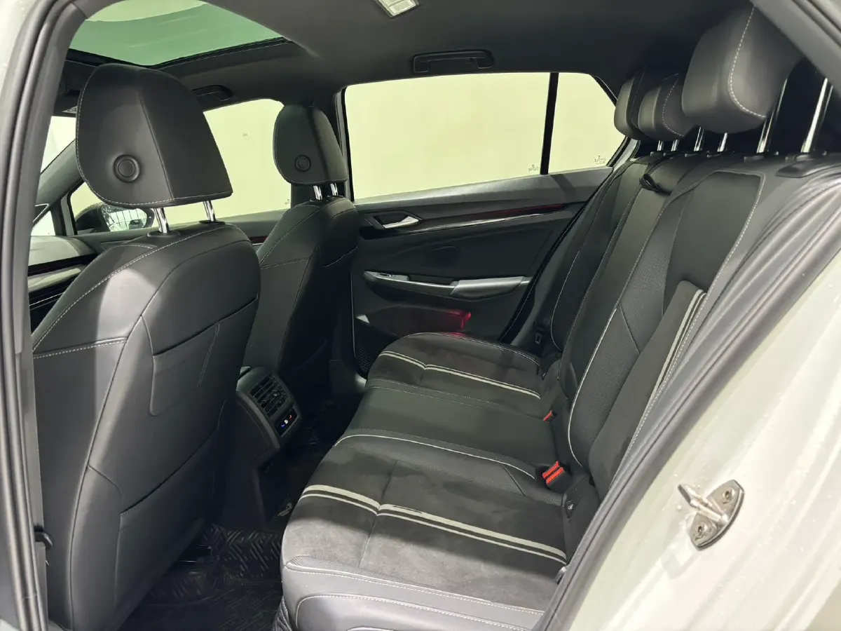 2023 Volkswagen Golf 1.4T 150HP L4 7DCT,autocango,china used car exporter,china ev exporter,chinese used car exporter,chinese used ev exporter