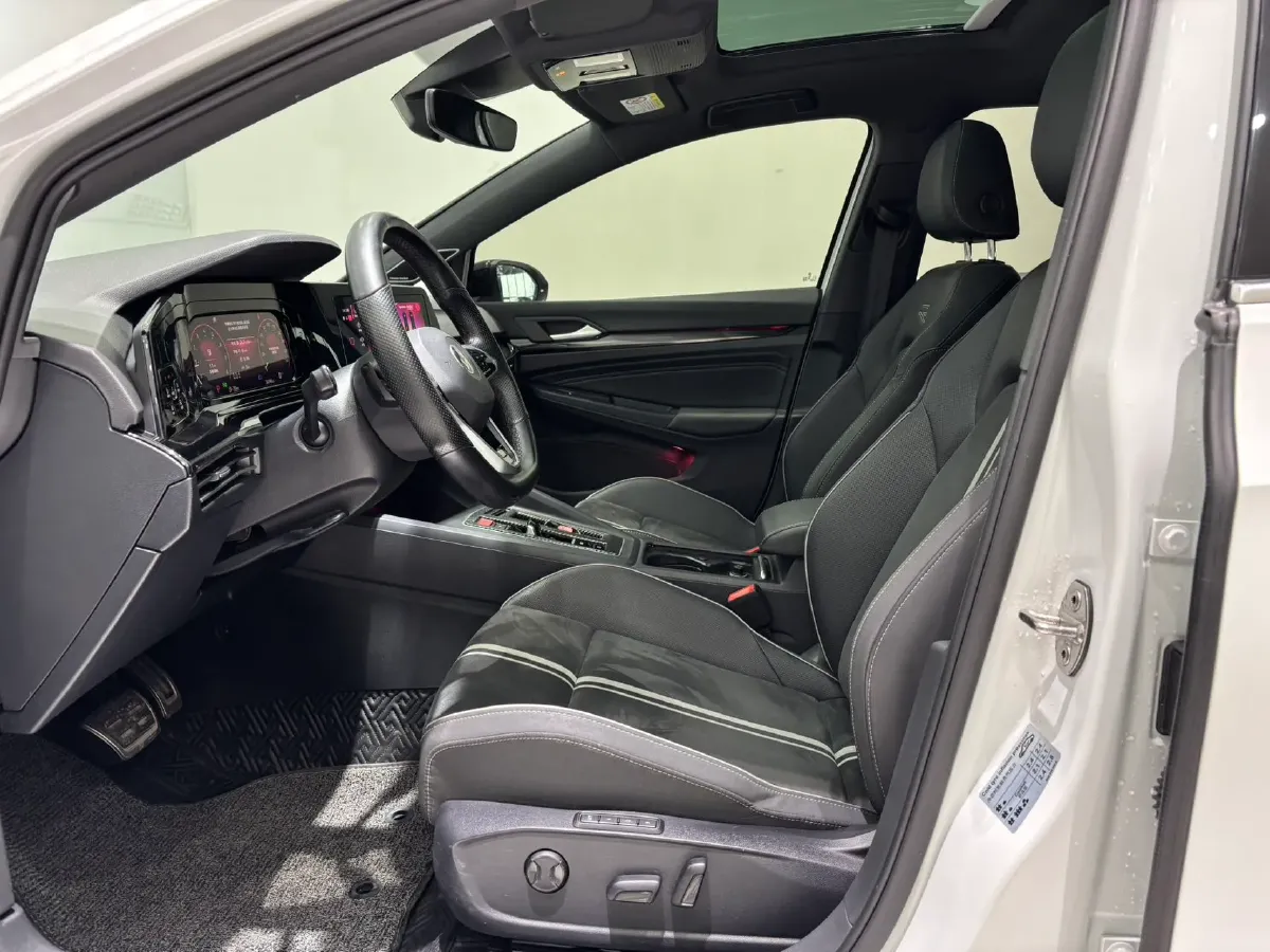 2023 Volkswagen Golf 1.4T 150HP L4 7DCT,autocango,china used car exporter,china ev exporter,chinese used car exporter,chinese used ev exporter