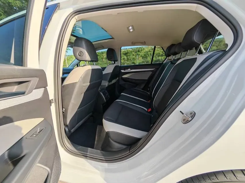 2021 Volkswagen Golf 1.4T 150HP L4 7DCT,autocango,china used car exporter,china ev exporter,chinese used car exporter,chinese used ev exporter