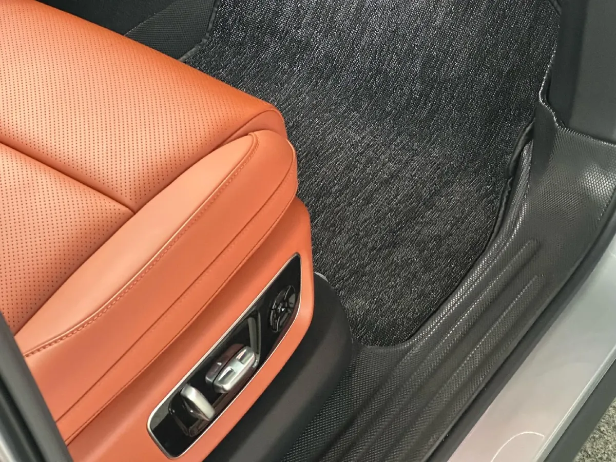 2024 Li L9 Range Extended 154HP REEV 52.3KWH,autocango,china used car exporter,china ev exporter,chinese used car exporter,chinese used ev exporter