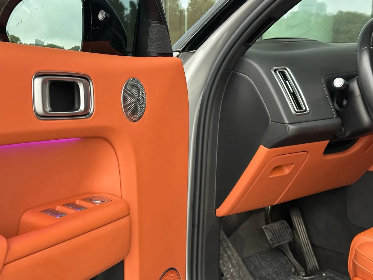 2024 Li L9 Range Extended 154HP REEV 52.3KWH,autocango,china used car exporter,china ev exporter,chinese used car exporter,chinese used ev exporter