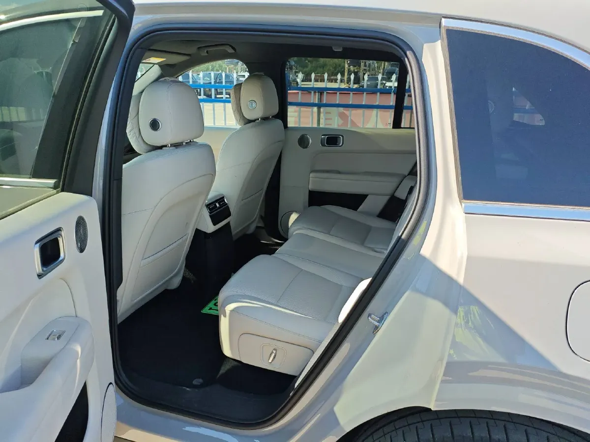2024 Li L6 Range Extended 154HP L4 REEV 36.8KWH,autocango,china used car exporter,china ev exporter,chinese used car exporter,chinese used ev exporter