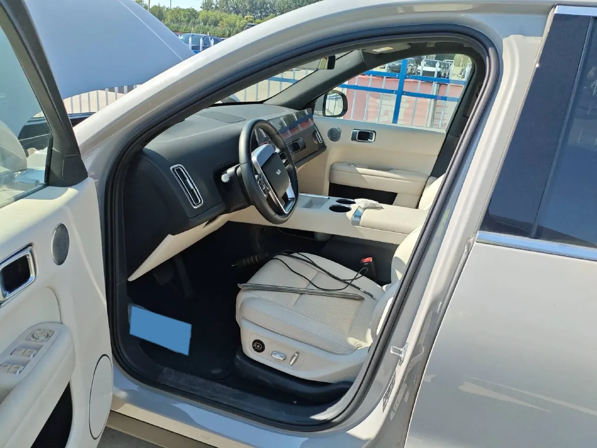 2024 Li L6 Range Extended 154HP L4 REEV 36.8KWH,autocango,china used car exporter,china ev exporter,chinese used car exporter,chinese used ev exporter