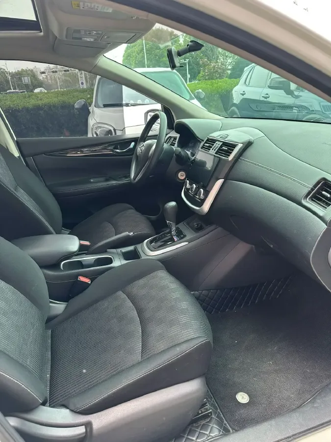 2023 Nissan Tiida 1.6L 122HP L4 CVT,autocango,china used car exporter,china ev exporter,chinese used car exporter,chinese used ev exporter