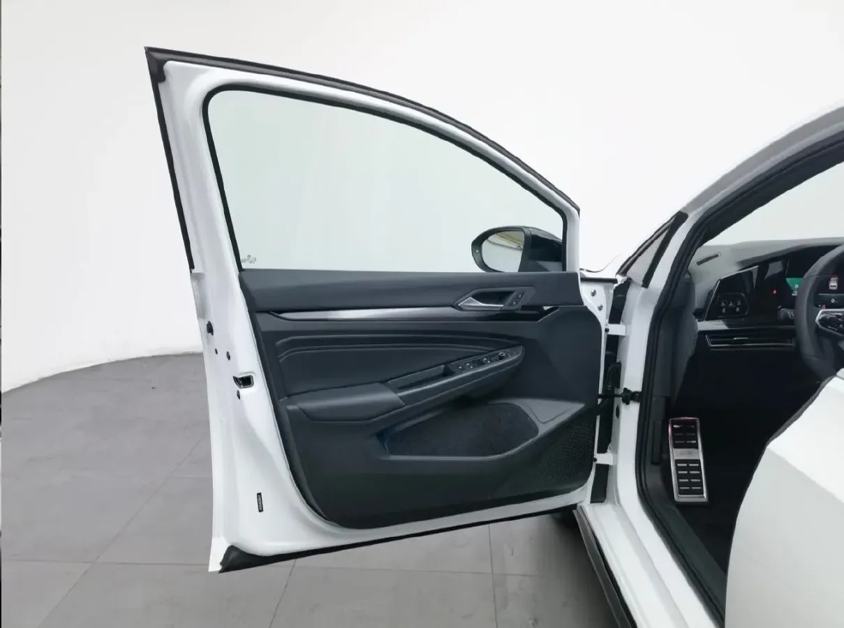 2023 Volkswagen Golf 1.4T 150HP L4 7DCT,autocango,china used car exporter,china ev exporter,chinese used car exporter,chinese used ev exporter