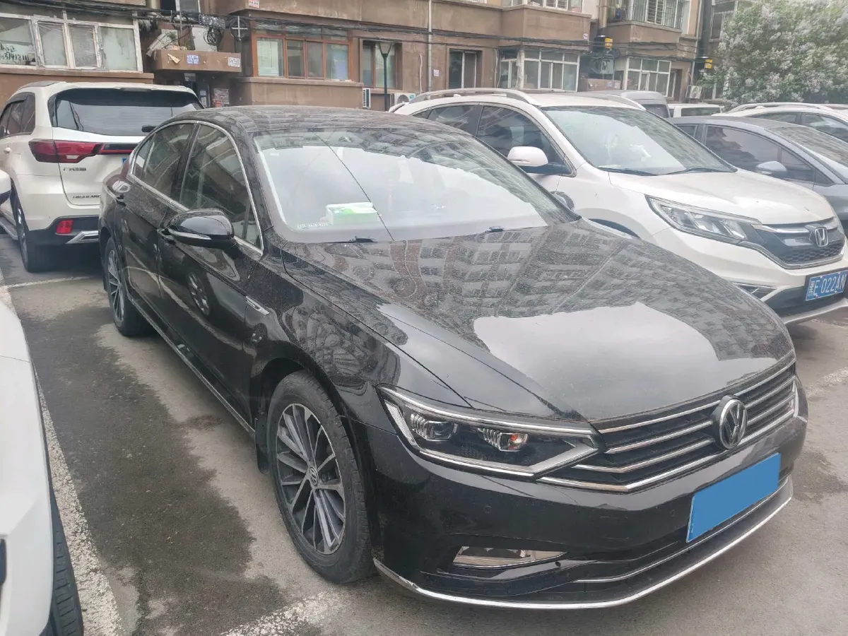 2020 Volkswagen Magotan 2.0T 186HP L4 7DCT,autocango,china used car exporter,china ev exporter,chinese used car exporter,chinese used ev exporter