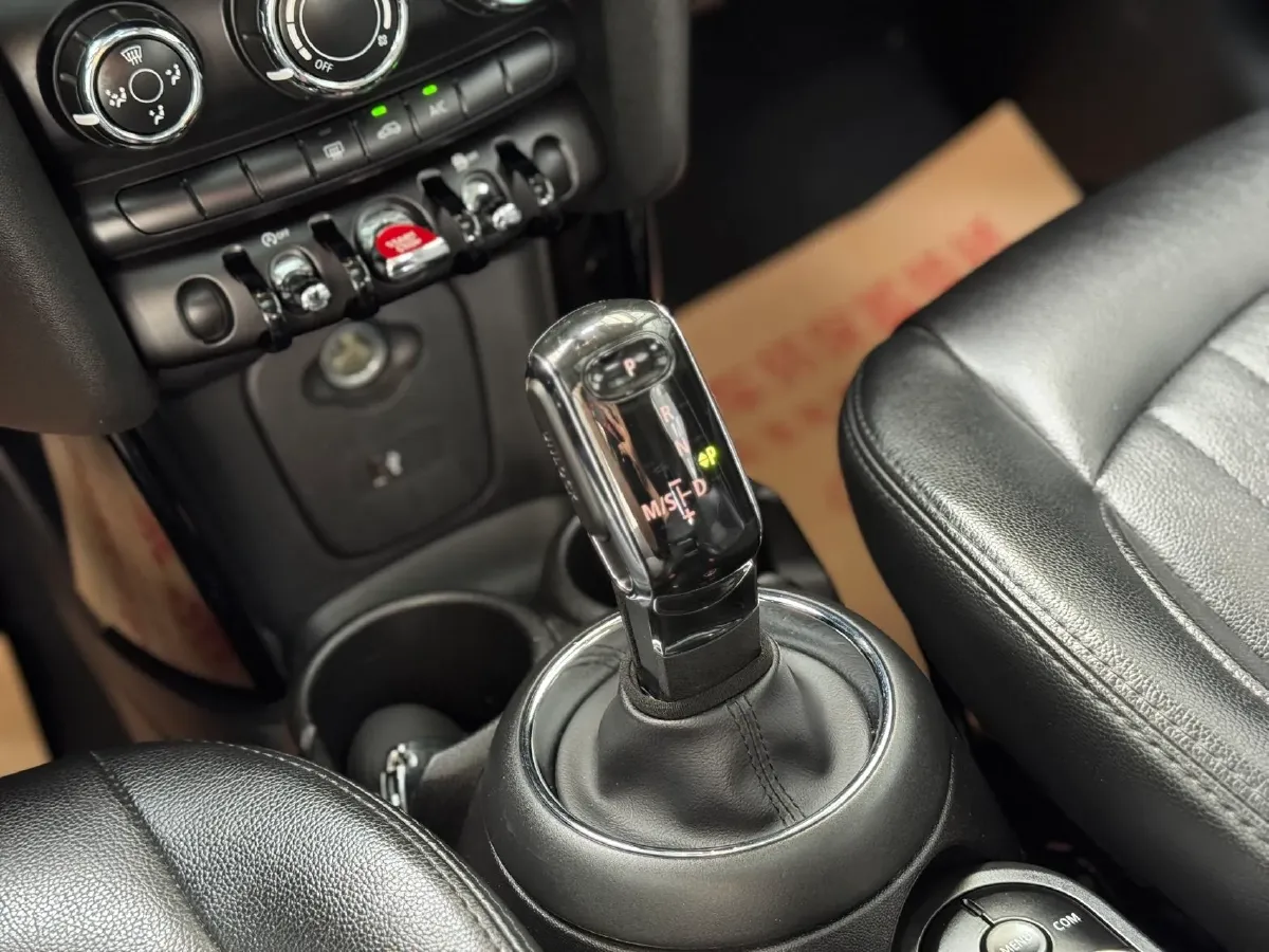 2019 MINI MINI 1.5T 102HP L3 7DCT,autocango,china used car exporter,china ev exporter,chinese used car exporter,chinese used ev exporter