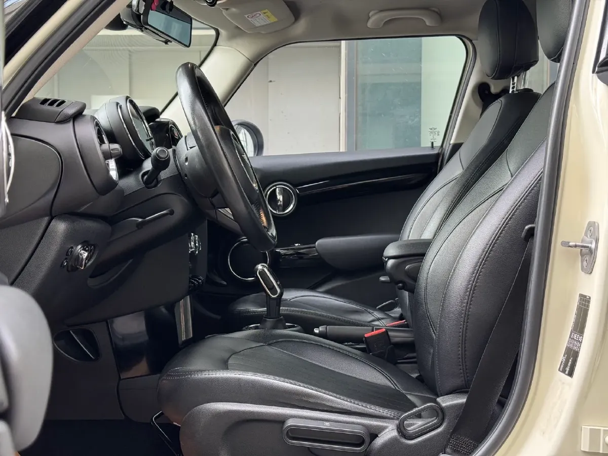 2019 MINI MINI 1.5T 102HP L3 7DCT,autocango,china used car exporter,china ev exporter,chinese used car exporter,chinese used ev exporter