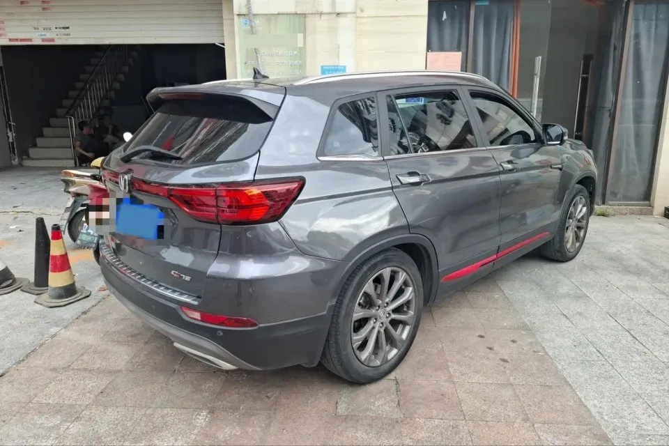 2023 ChangAn CS75 1.5T 188HP L4 7DCT,autocango,china used car exporter,china ev exporter,chinese used car exporter,chinese used ev exporter