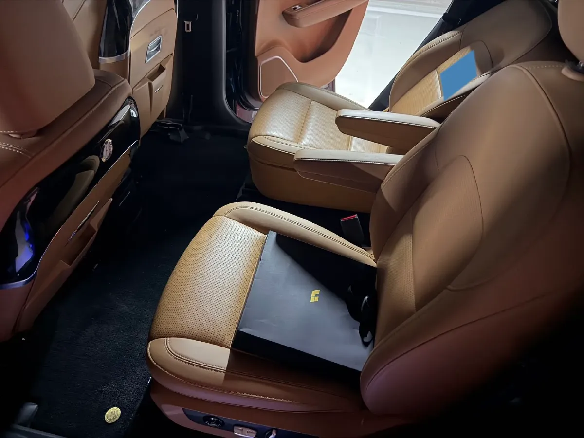 2021 Li ONE Range Extended 131HP REEV 40.5KWH,autocango,china used car exporter,china ev exporter,chinese used car exporter,chinese used ev exporter