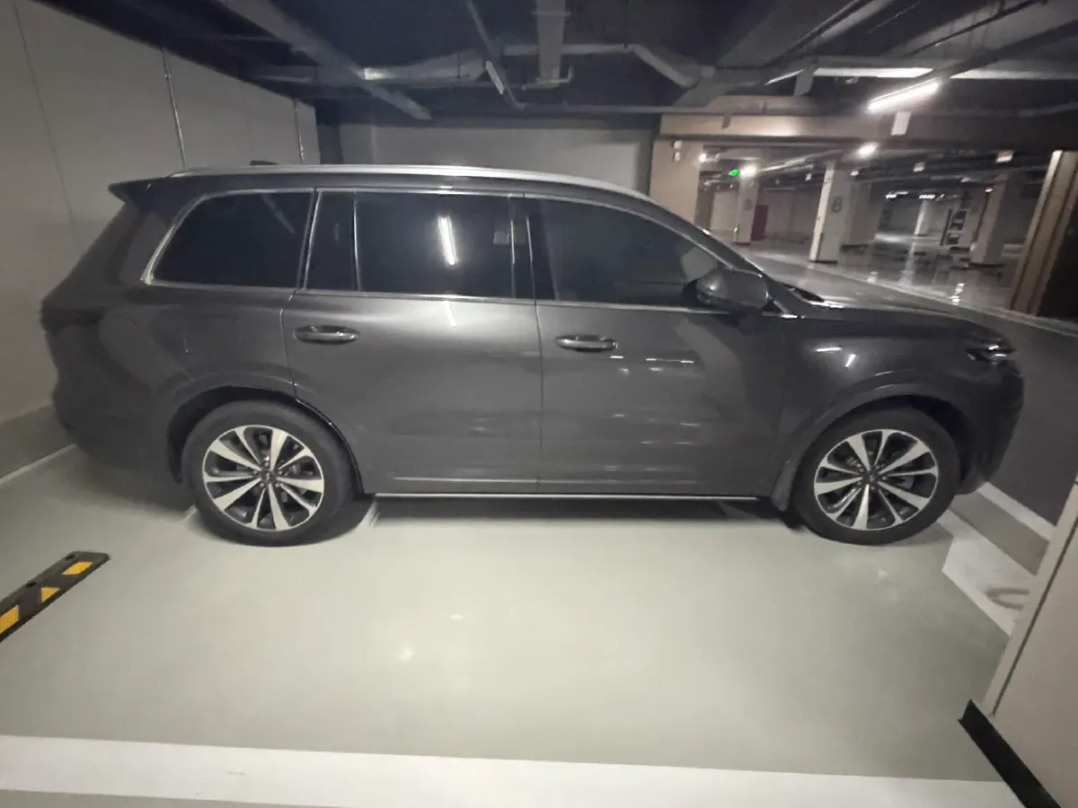 2021 Li ONE Range Extended 131HP REEV 40.5KWH,autocango,china used car exporter,china ev exporter,chinese used car exporter,chinese used ev exporter