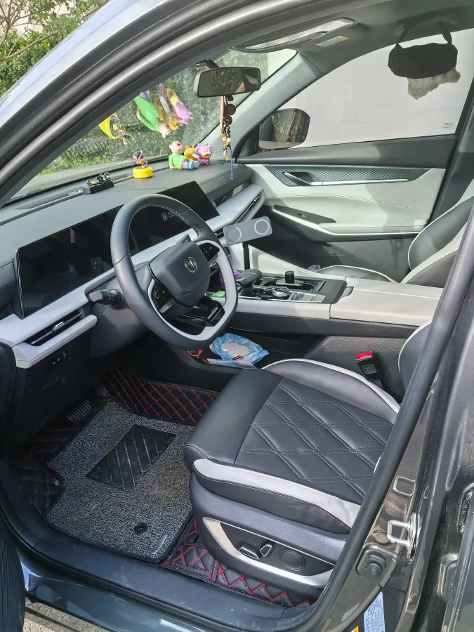 2023 ChangAn CS75 Plus 1.5T 188HP L4 8AT,autocango,china used car exporter,china ev exporter,chinese used car exporter,chinese used ev exporter