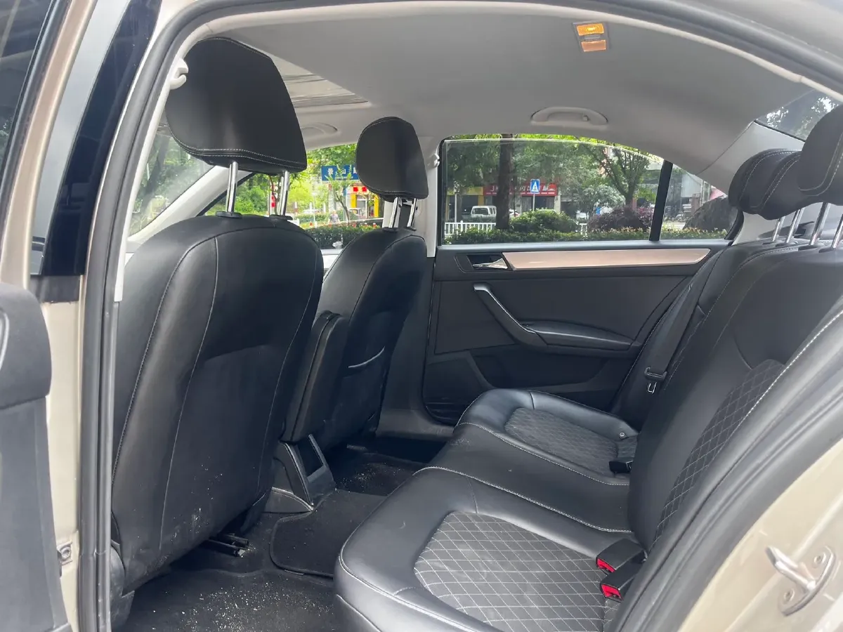 2019 SWM G01 1.5T 156HP L4 6AT,autocango,china used car exporter,china ev exporter,chinese used car exporter,chinese used ev exporter
