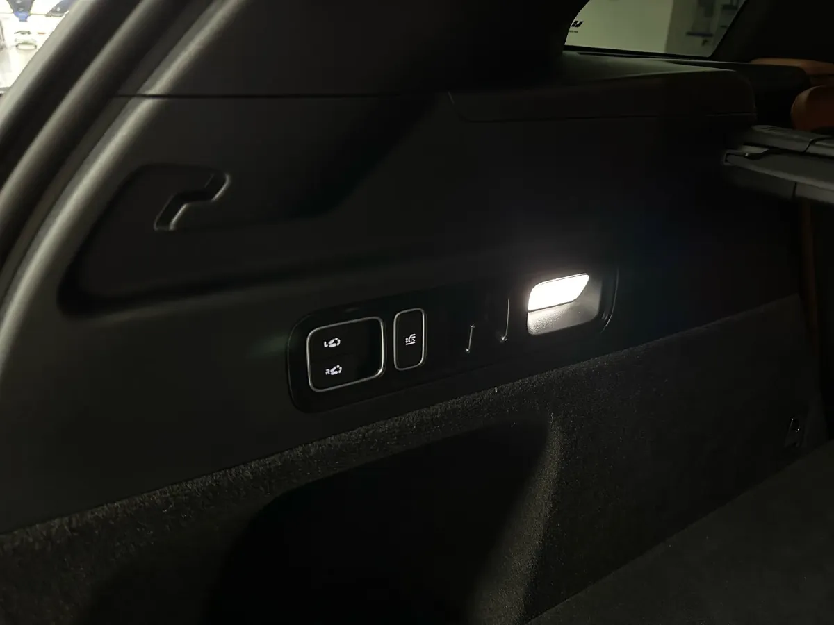 2023 Li L7 Range Extended 154HP REEV 40.9KWH,autocango,china used car exporter,china ev exporter,chinese used car exporter,chinese used ev exporter