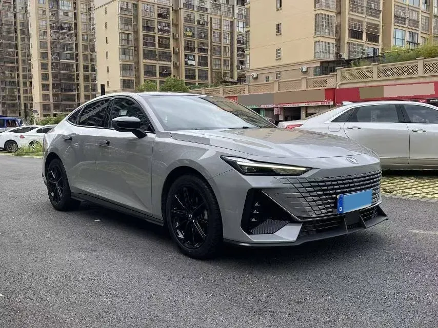 2022 ChangAn UNI-V 1.5T 188HP L4 7DCT,autocango,china used car exporter,china ev exporter,chinese used car exporter,chinese used ev exporter