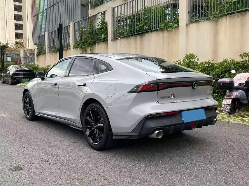 2022 ChangAn UNI-V 1.5T 188HP L4 7DCT,autocango,china used car exporter,china ev exporter,chinese used car exporter,chinese used ev exporter