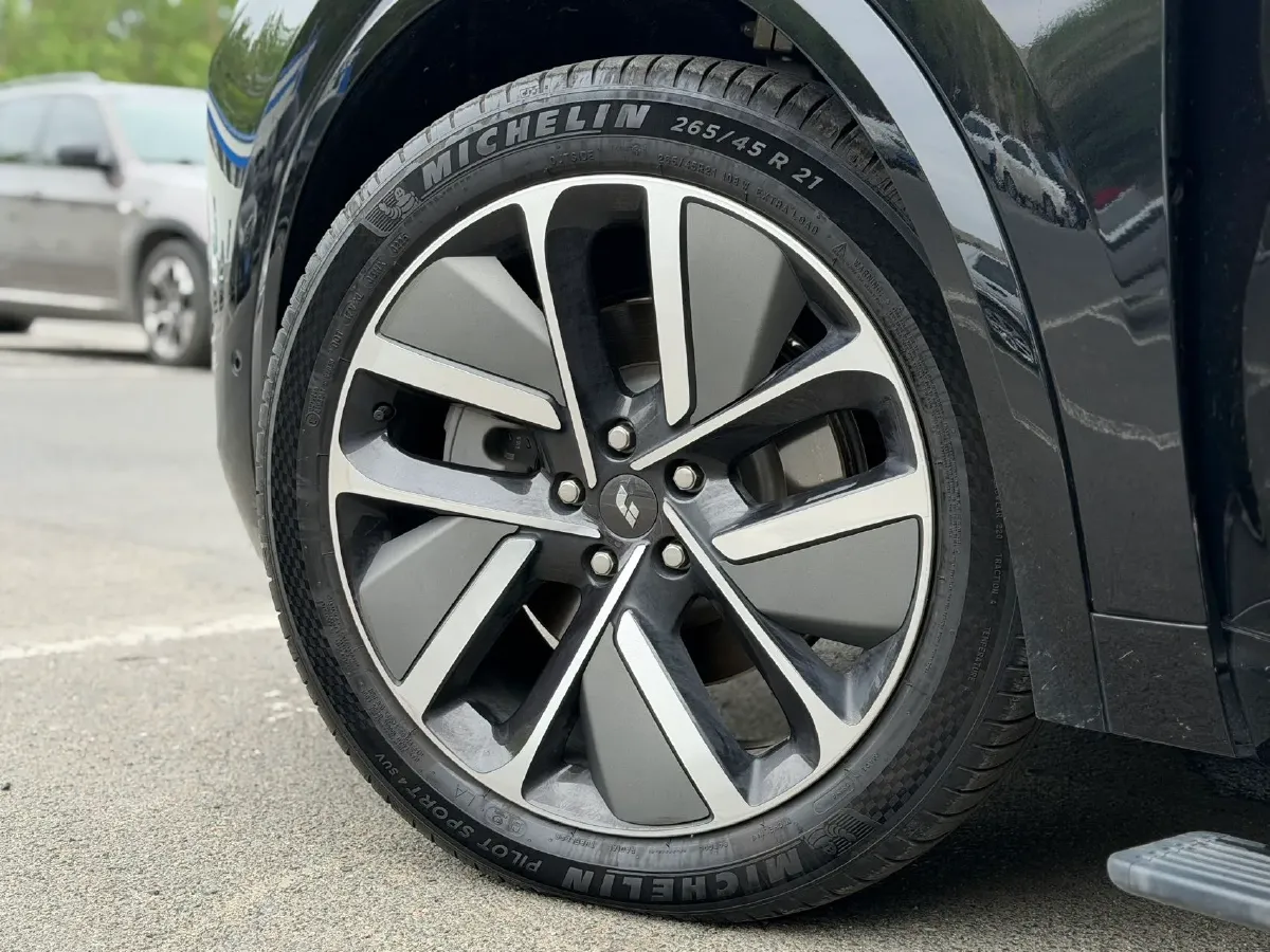 2024 Li L9 Range Extended 154HP REEV 52.3KWH,autocango,china used car exporter,china ev exporter,chinese used car exporter,chinese used ev exporter
