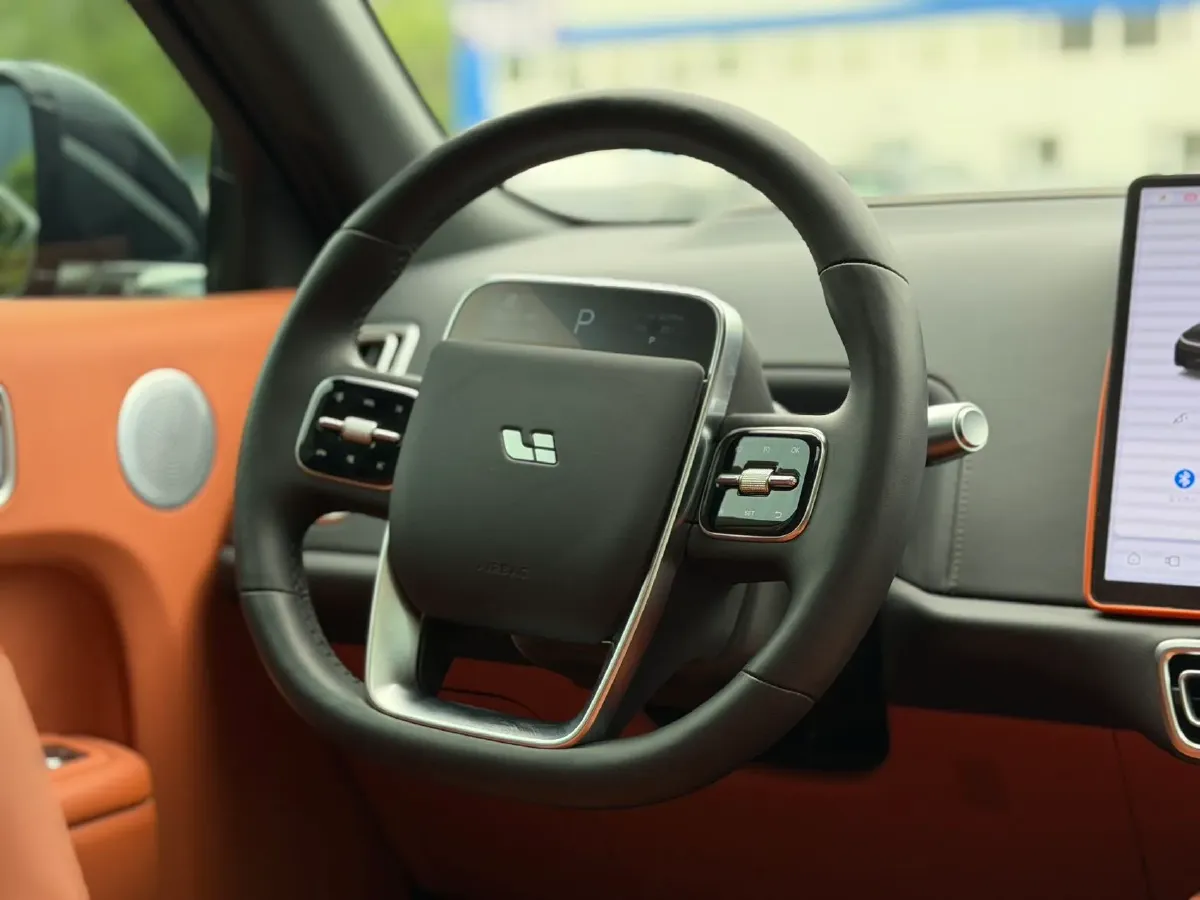 2024 Li L9 Range Extended 154HP REEV 52.3KWH,autocango,china used car exporter,china ev exporter,chinese used car exporter,chinese used ev exporter