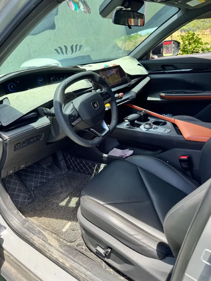 2022 ChangAn UNI-V 1.5T 188HP L4 7DCT,autocango,china used car exporter,china ev exporter,chinese used car exporter,chinese used ev exporter