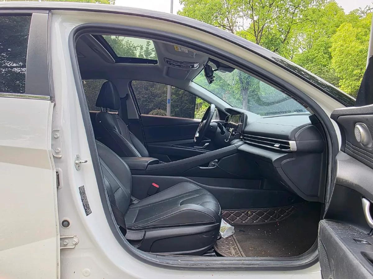 2021 Hyundai Elantra 1.5L 115HP L4 CVT,autocango,china used car exporter,china ev exporter,chinese used car exporter,chinese used ev exporter