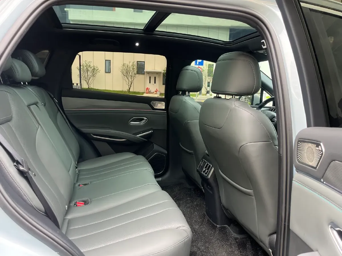 2026 BYD SongL DM-i 1.5L 101HP L4 E-CVT PHEV,autocango,china used car exporter,china ev exporter,chinese used car exporter,chinese used ev exporter