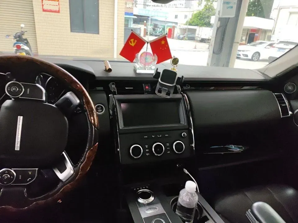 2018 Land Rover Discovery 2.0T 300HP L4 8AT,autocango,china used car exporter,china ev exporter,chinese used car exporter,chinese used ev exporter