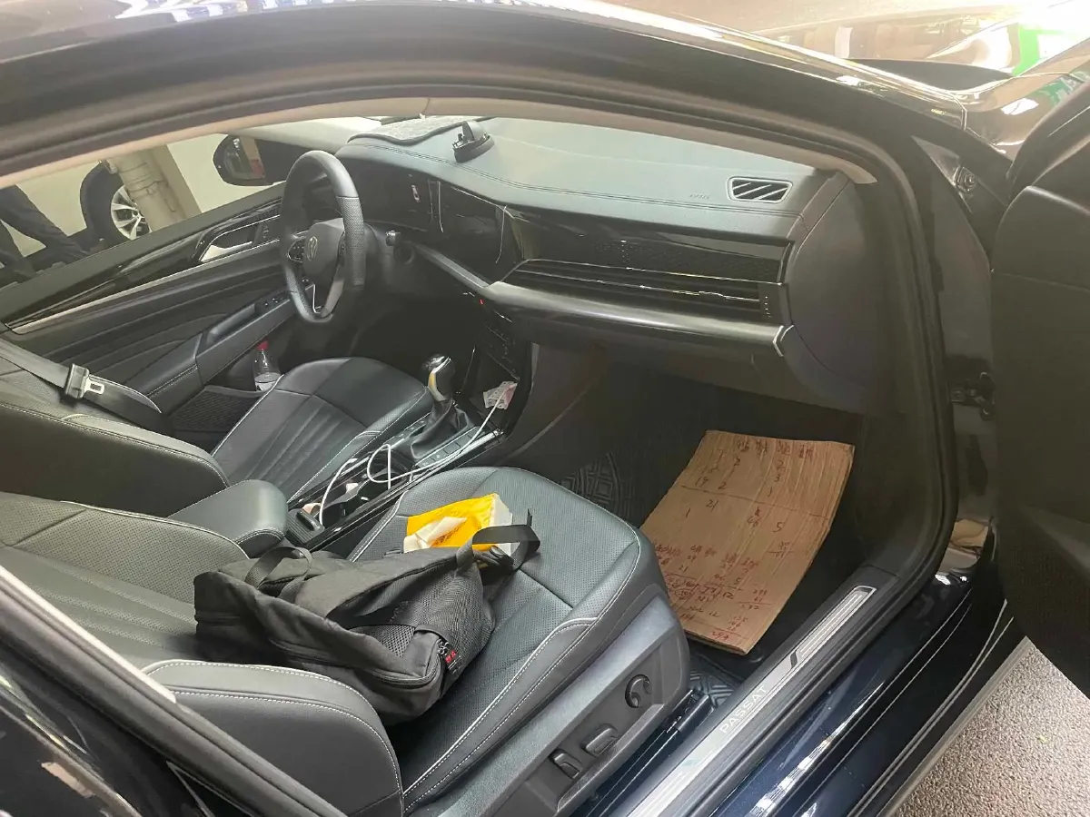 2024 Volkswagen Passat 2.0T 220HP L4 7DCT,autocango,china used car exporter,china ev exporter,chinese used car exporter,chinese used ev exporter