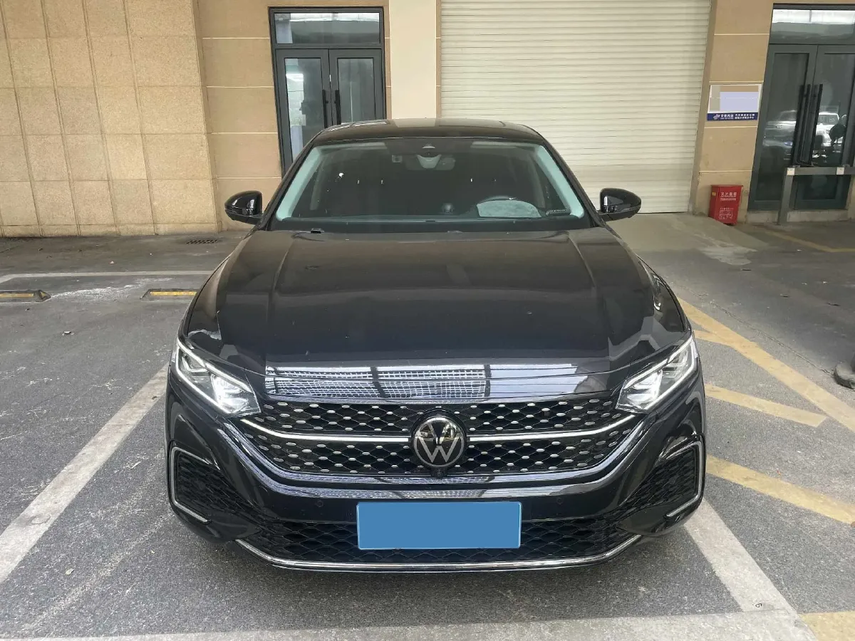 2024 Volkswagen Passat 2.0T 220HP L4 7DCT,autocango,china used car exporter,china ev exporter,chinese used car exporter,chinese used ev exporter