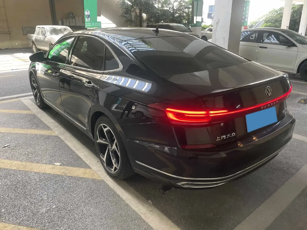 2024 Volkswagen Passat 2.0T 220HP L4 7DCT,autocango,china used car exporter,china ev exporter,chinese used car exporter,chinese used ev exporter