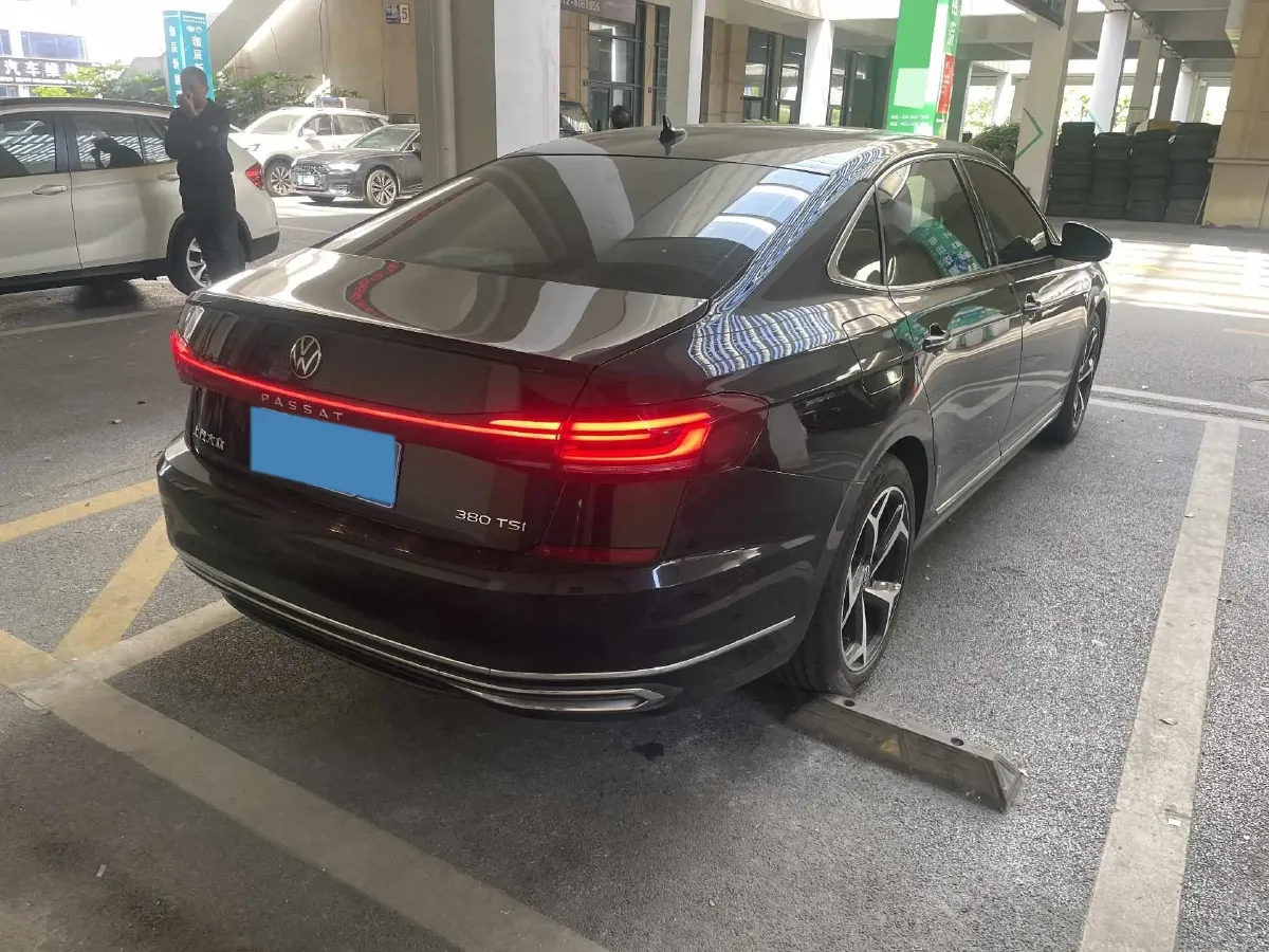 2024 Volkswagen Passat 2.0T 220HP L4 7DCT,autocango,china used car exporter,china ev exporter,chinese used car exporter,chinese used ev exporter