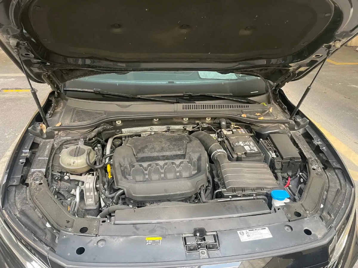 2024 Volkswagen Passat 2.0T 220HP L4 7DCT,autocango,china used car exporter,china ev exporter,chinese used car exporter,chinese used ev exporter