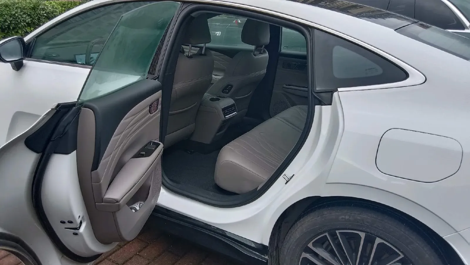 2025 Geely Galaxy Starshine 8 1.5L 112HP L4 1DHT PHEV,autocango,china used car exporter,china ev exporter,chinese used car exporter,chinese used ev exporter