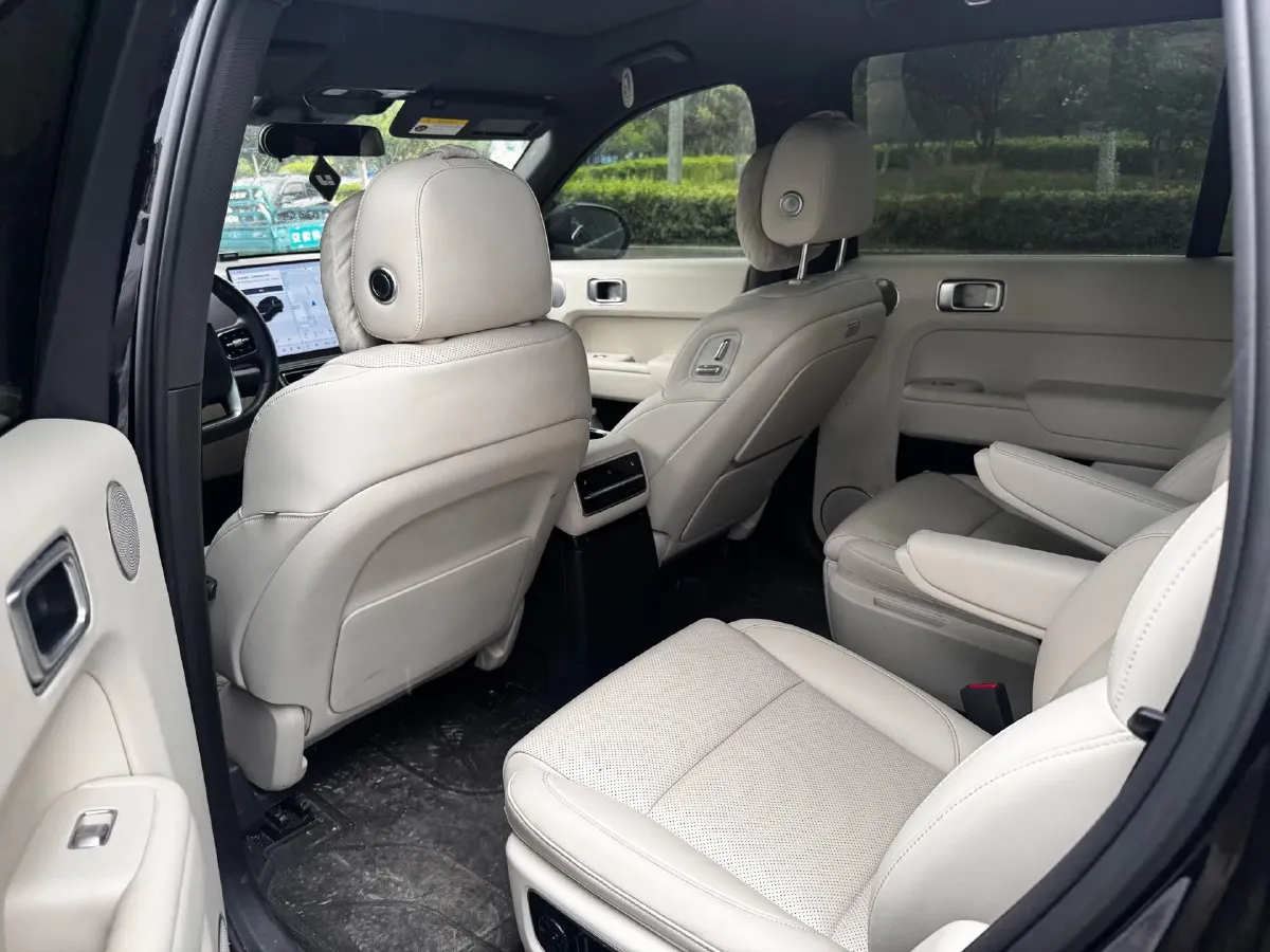 2022 Li L9 Range Extended 154HP REEV 42.6KWH,autocango,china used car exporter,china ev exporter,chinese used car exporter,chinese used ev exporter