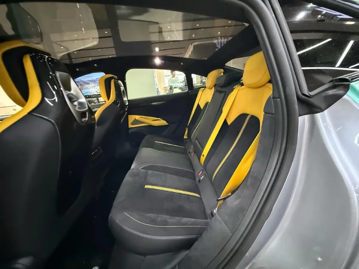 2025 MI SU7 Ultra BEV 93.7KWH,autocango,china used car exporter,china ev exporter,chinese used car exporter,chinese used ev exporter